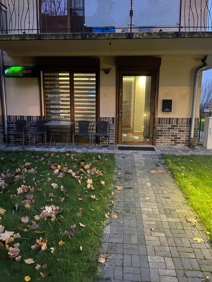 גורז'וב ווילקופולסקי Apartament One Ogrodek I Parking מראה חיצוני תמונה