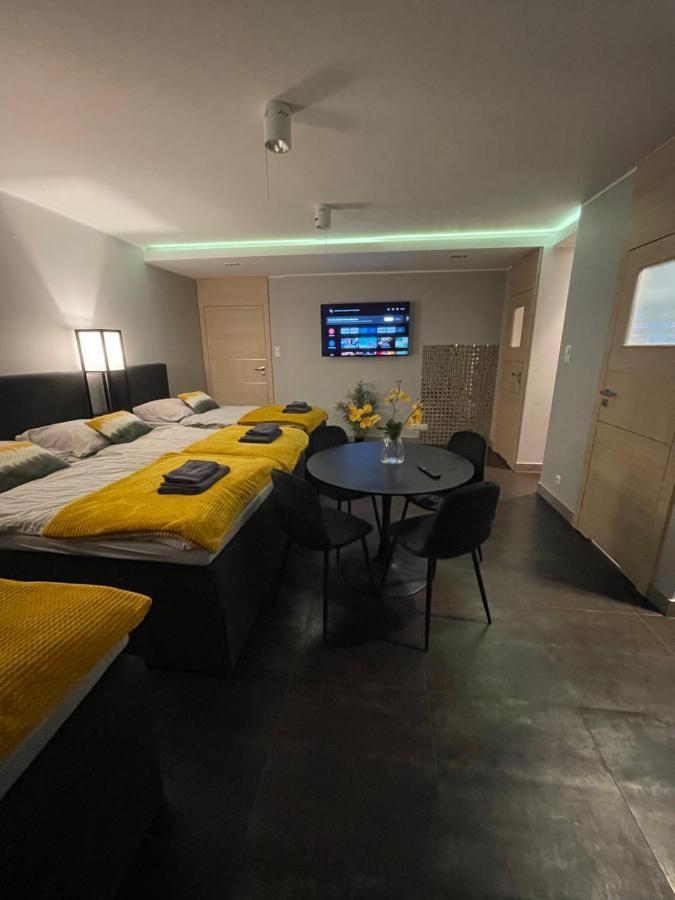 גורז'וב ווילקופולסקי Apartament One Ogrodek I Parking מראה חיצוני תמונה