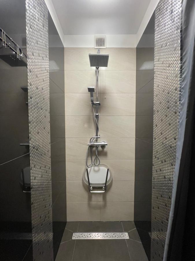גורז'וב ווילקופולסקי Apartament One Ogrodek I Parking מראה חיצוני תמונה